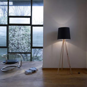 Eva bordlampe klassisk designet Lampefeber Eva bordlampe klassisk designet Lampefeber